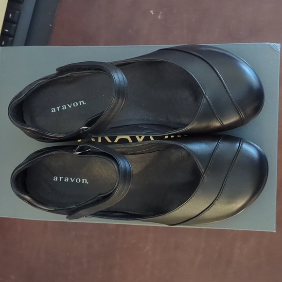 Aravon Maya Mary jane 6 Wide - Picture 2 of 5